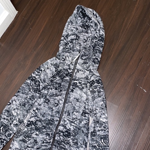 lululemon athletica Tops - Lululemon scuba hoodie